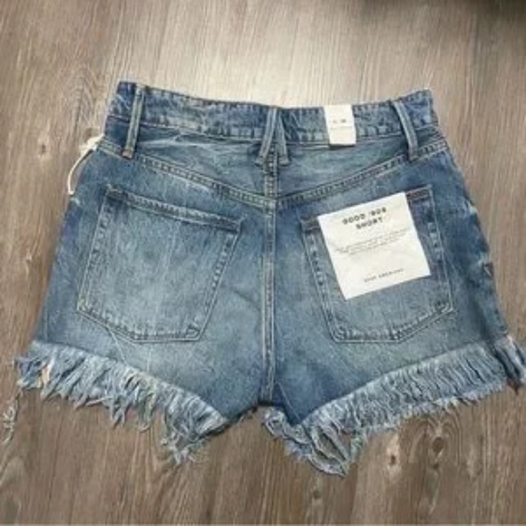 Good American Good ‘90s Short - Picture 3 of 3